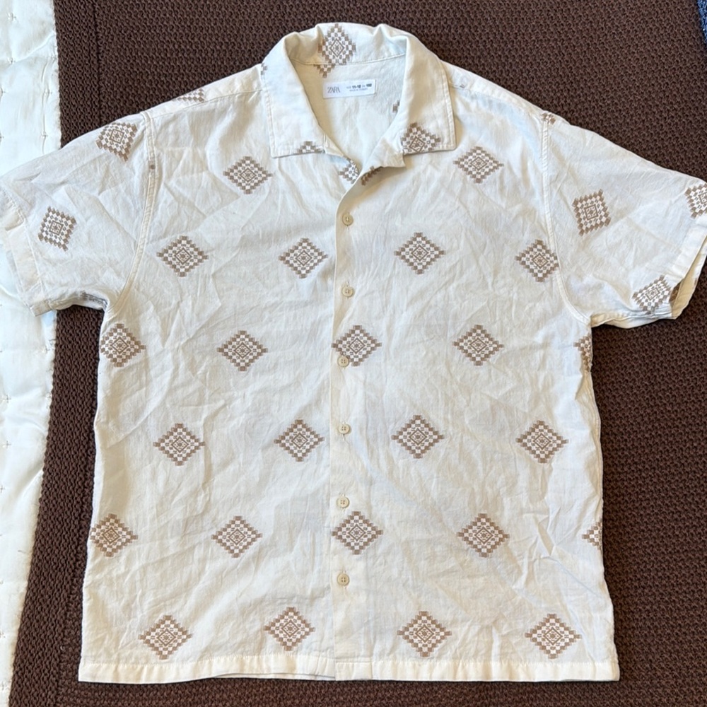 Boy’s White and Tan Patterned Shirt
